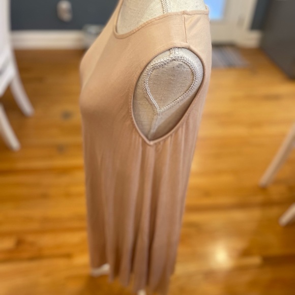 💜 5 for $25 or 3 for $18 Wishlist tan sleeveless dress - Picture 2 of 6
